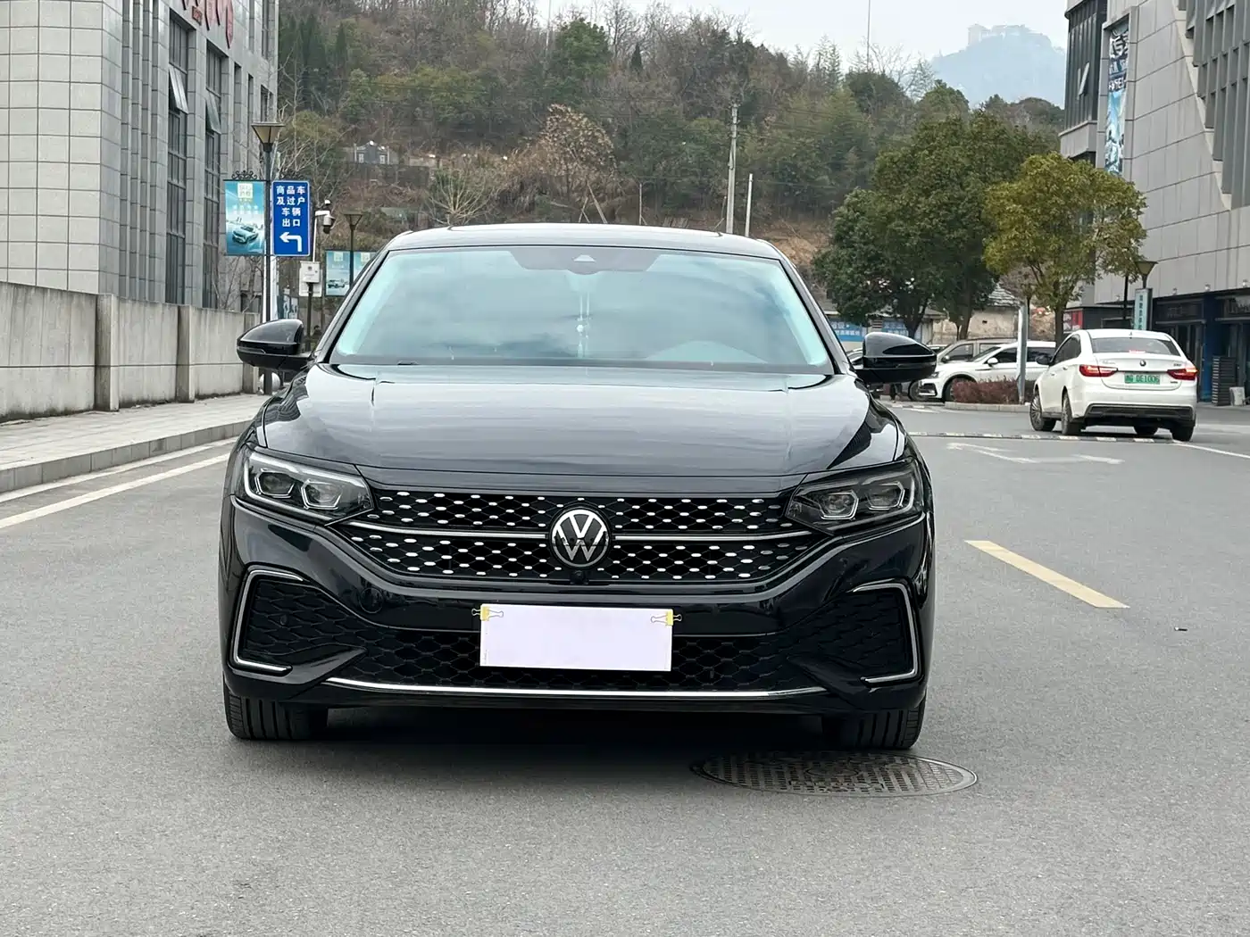 Volkswagen Passat 2024 380TSI Starlight Luxury Edition фото 2