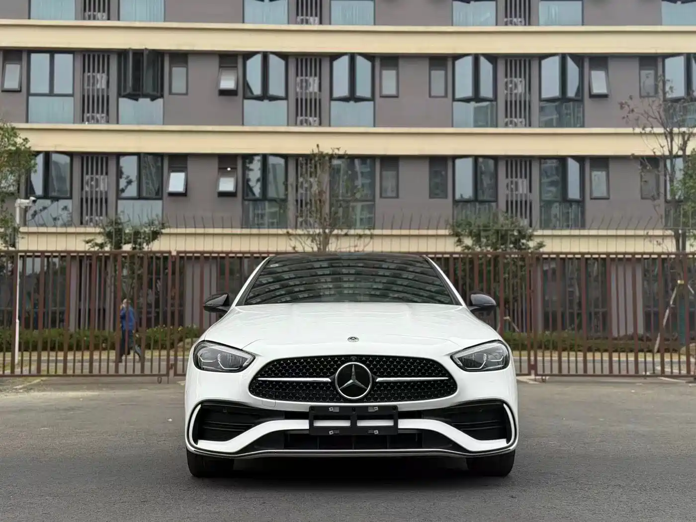 Mercedes-Benz C-Class 2025 Facelift C 260 L Night Sport Edition фото 2