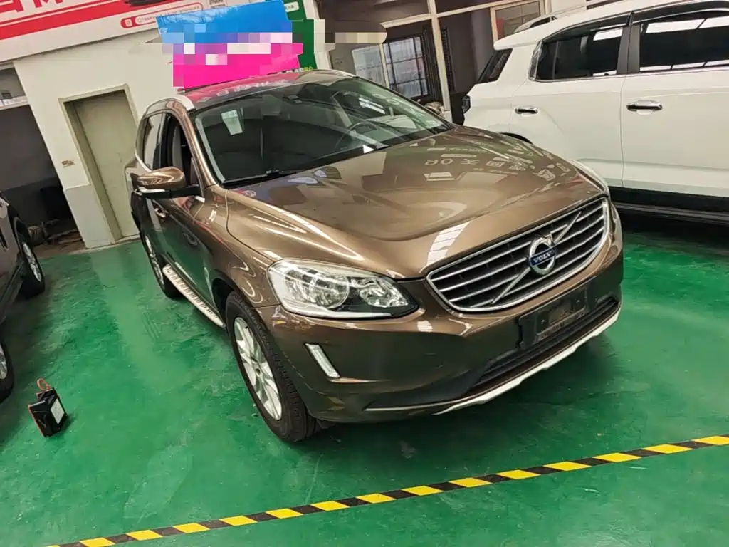 Фото 4 - Volvo XC60