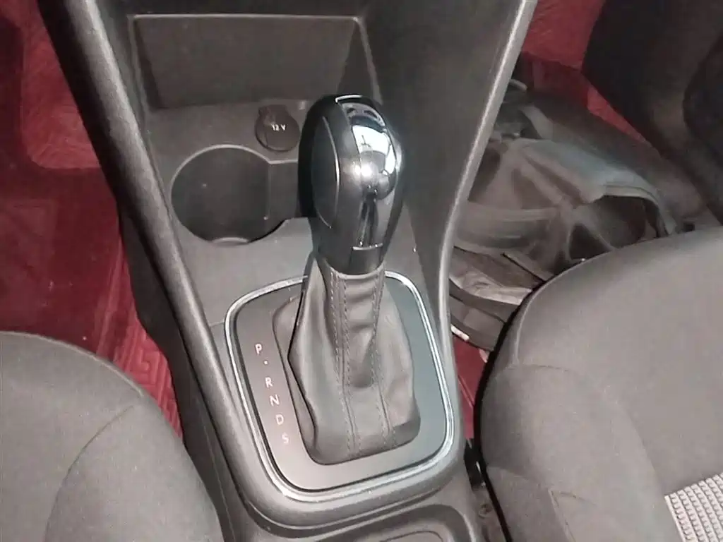 Volkswagen Polo 2016 1.4L Automatic Trend фото 14
