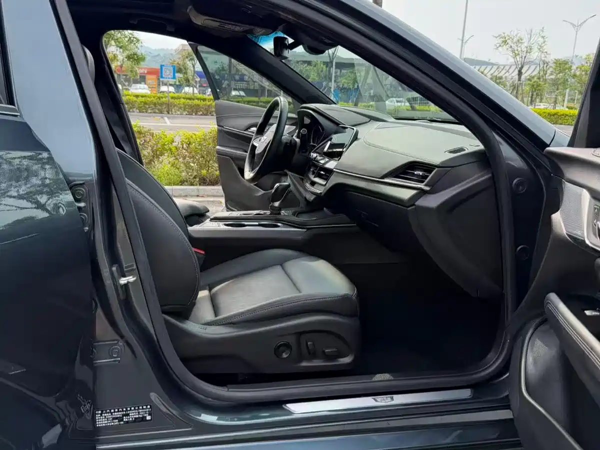 Cadillac CT4 2022 2022 28T Luxury Model