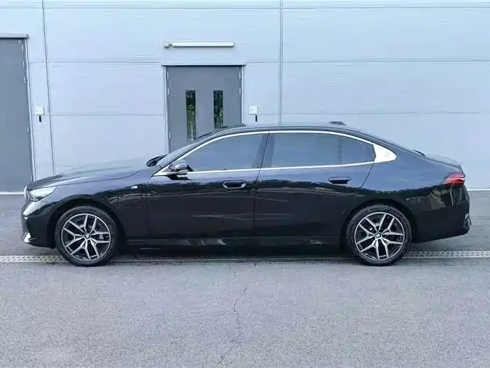 BMW i5 2025 2025 eDrive 35L M Sport Package