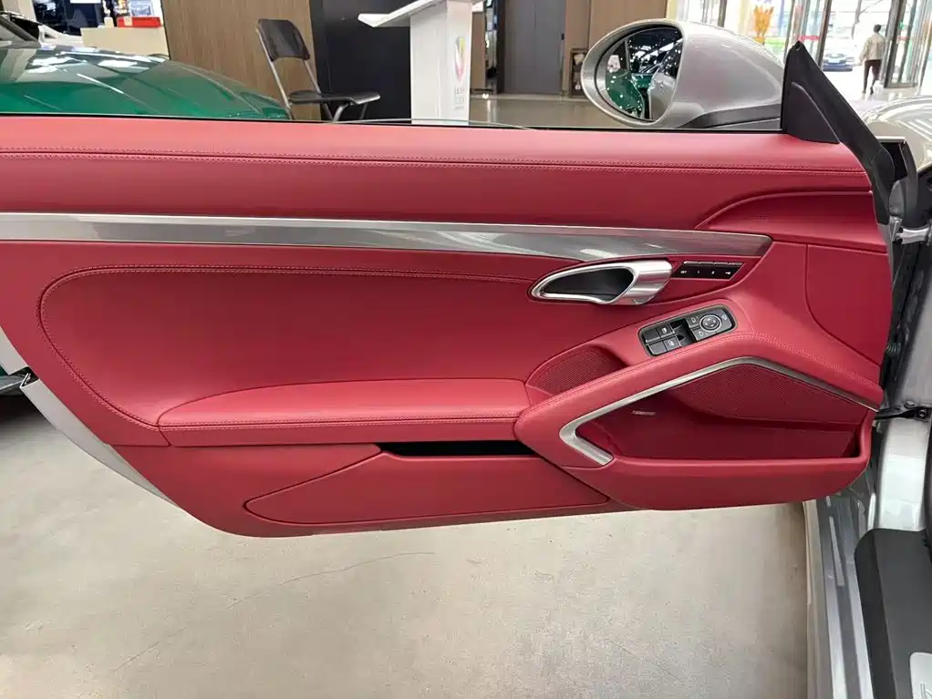 Porsche 718 2025 2022 Boxster 2.0T