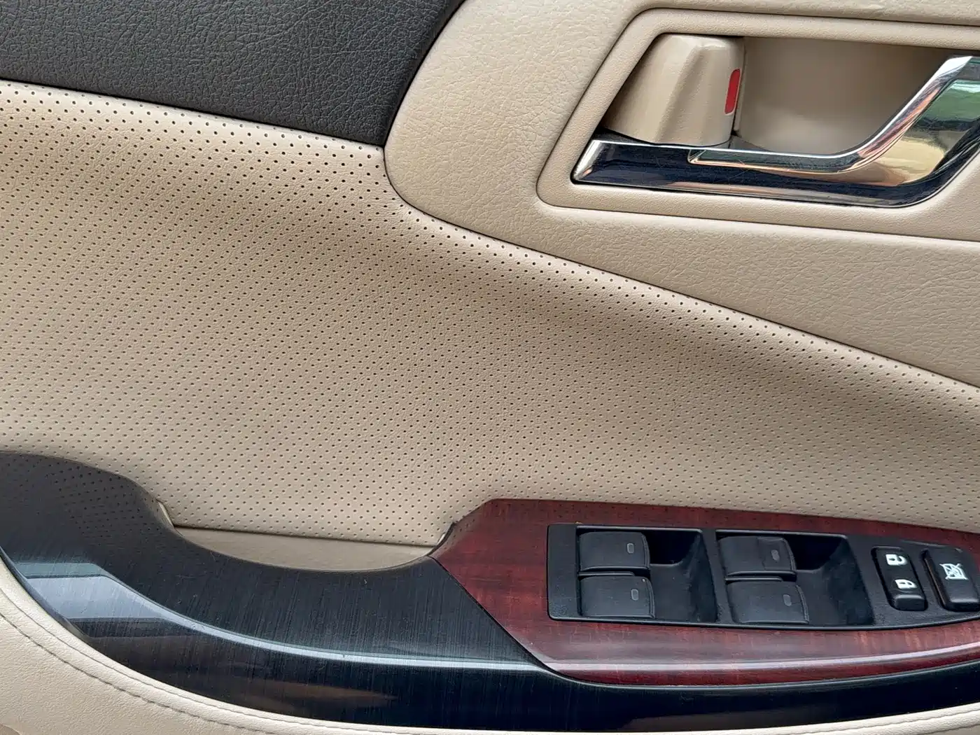 Toyota Crown 2010 2.5L Royal Leather Sunroof фото 16