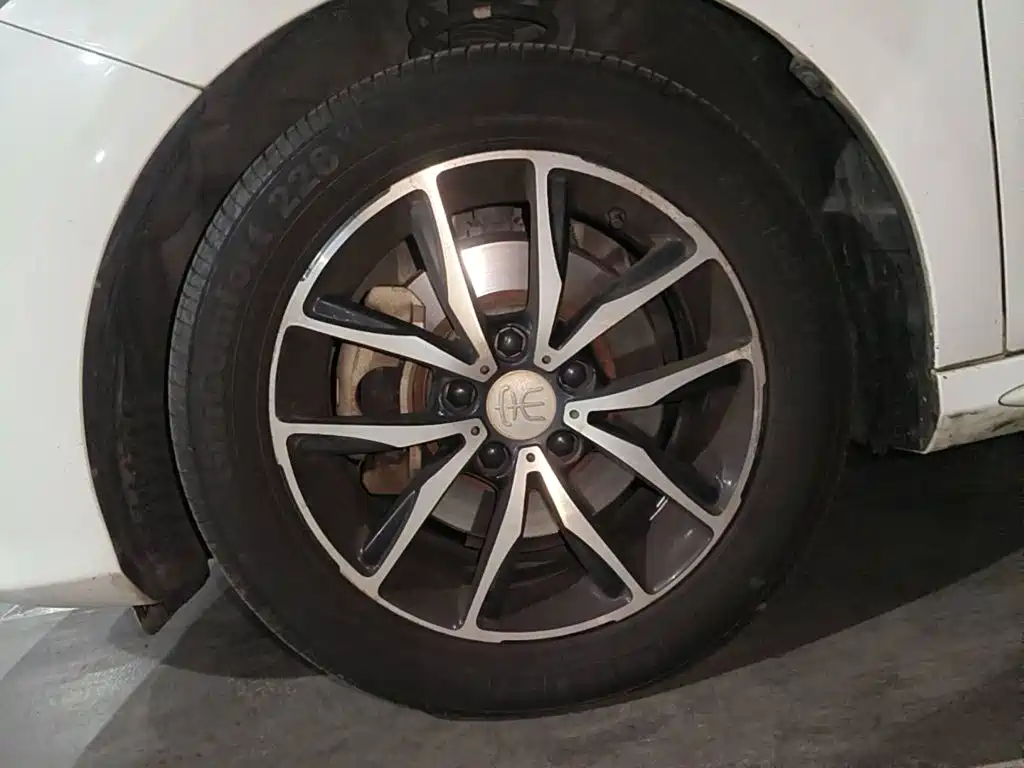 Фото 7 - BYD Song MAX