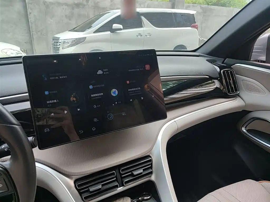 BYD Song Pro New Energy 2024 Glory Edition DM-i 110KM Excellence фото 10