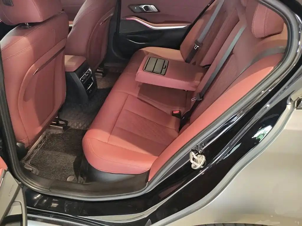 BMW 3 Series 2024 325i M Sport Shadowline Package фото 17