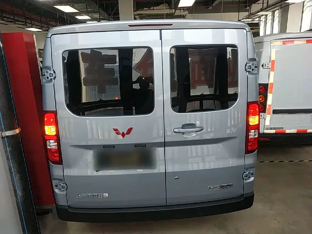 Wuling Motors Wuling Yangguang 2026 2024 300KM Comfort Bus Version 75kW