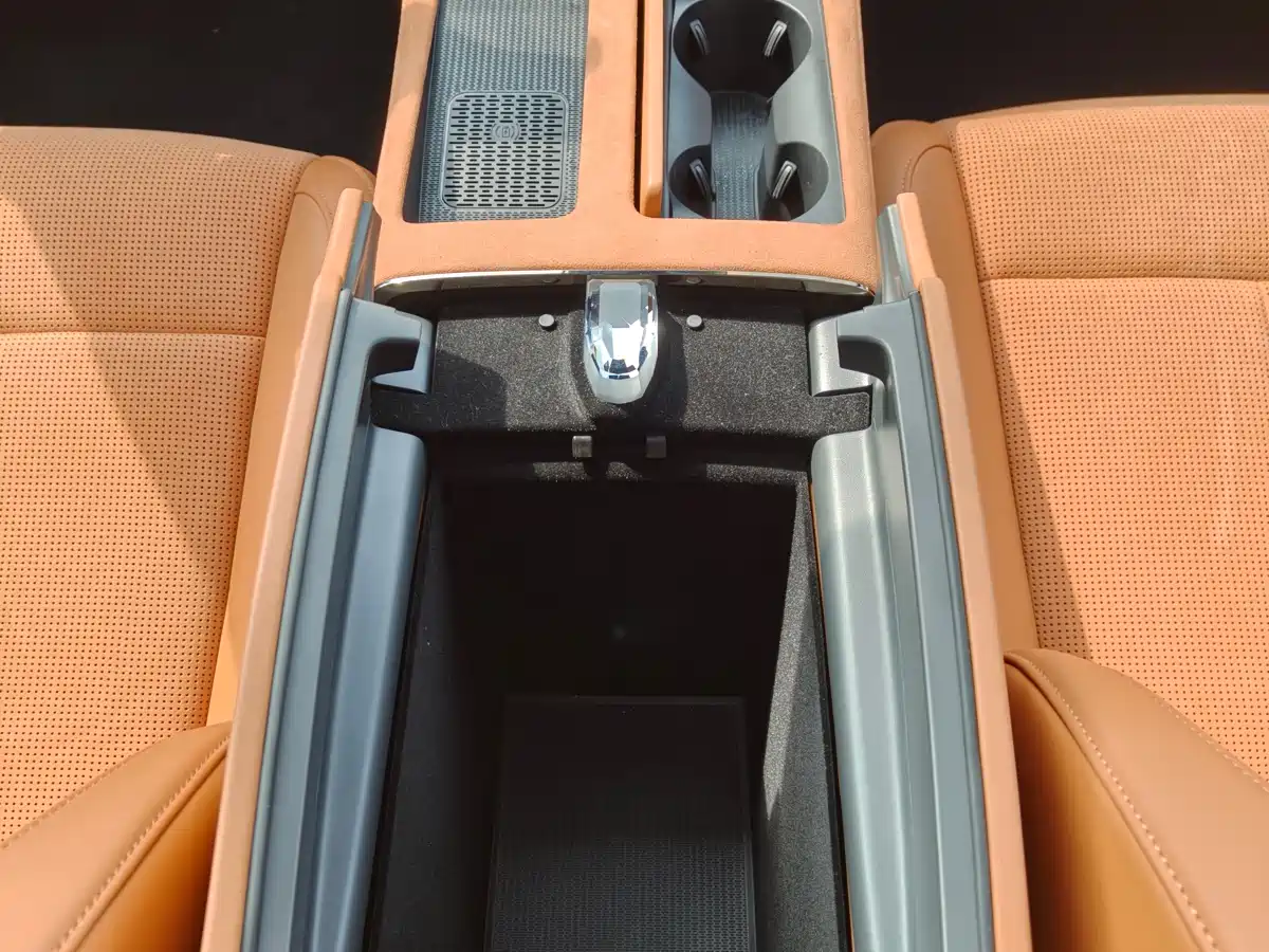 Voyah Auto VOYAH Zhuiguang 2024 PHEV AWD Ultra Long Range Flagship фото 7