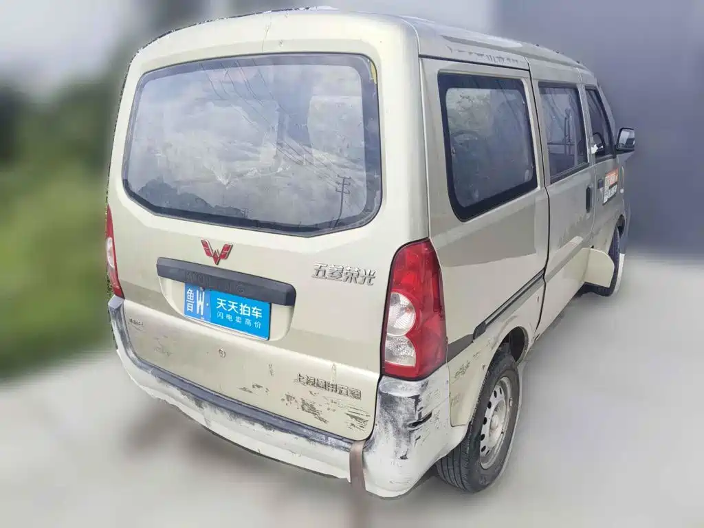 Wuling Motors Wuling Rongguang 2015 2011 1.2L Base Model