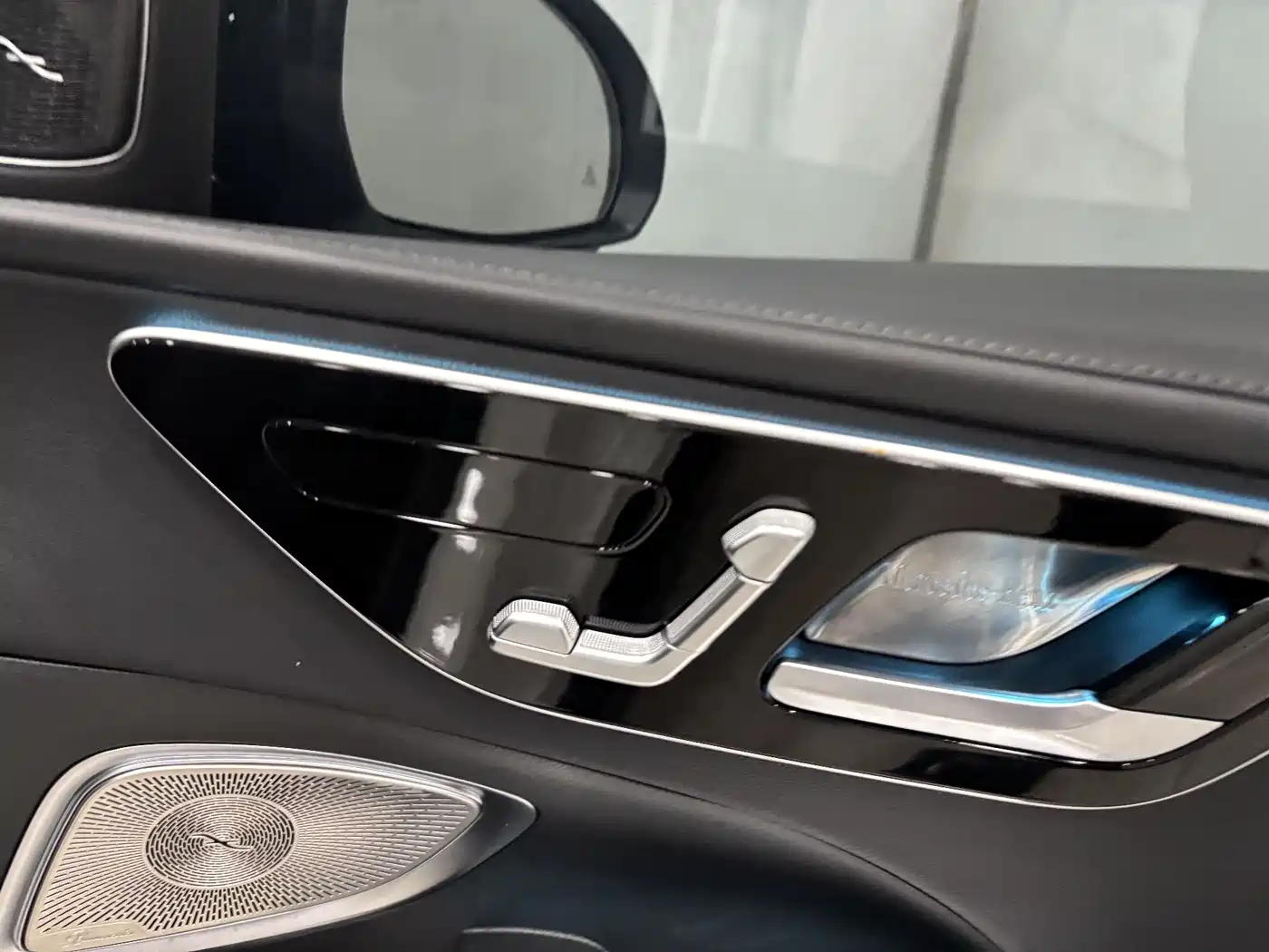 Mercedes-Benz C-Class 2025 Facelift C 260 L Night Sport Edition фото 27