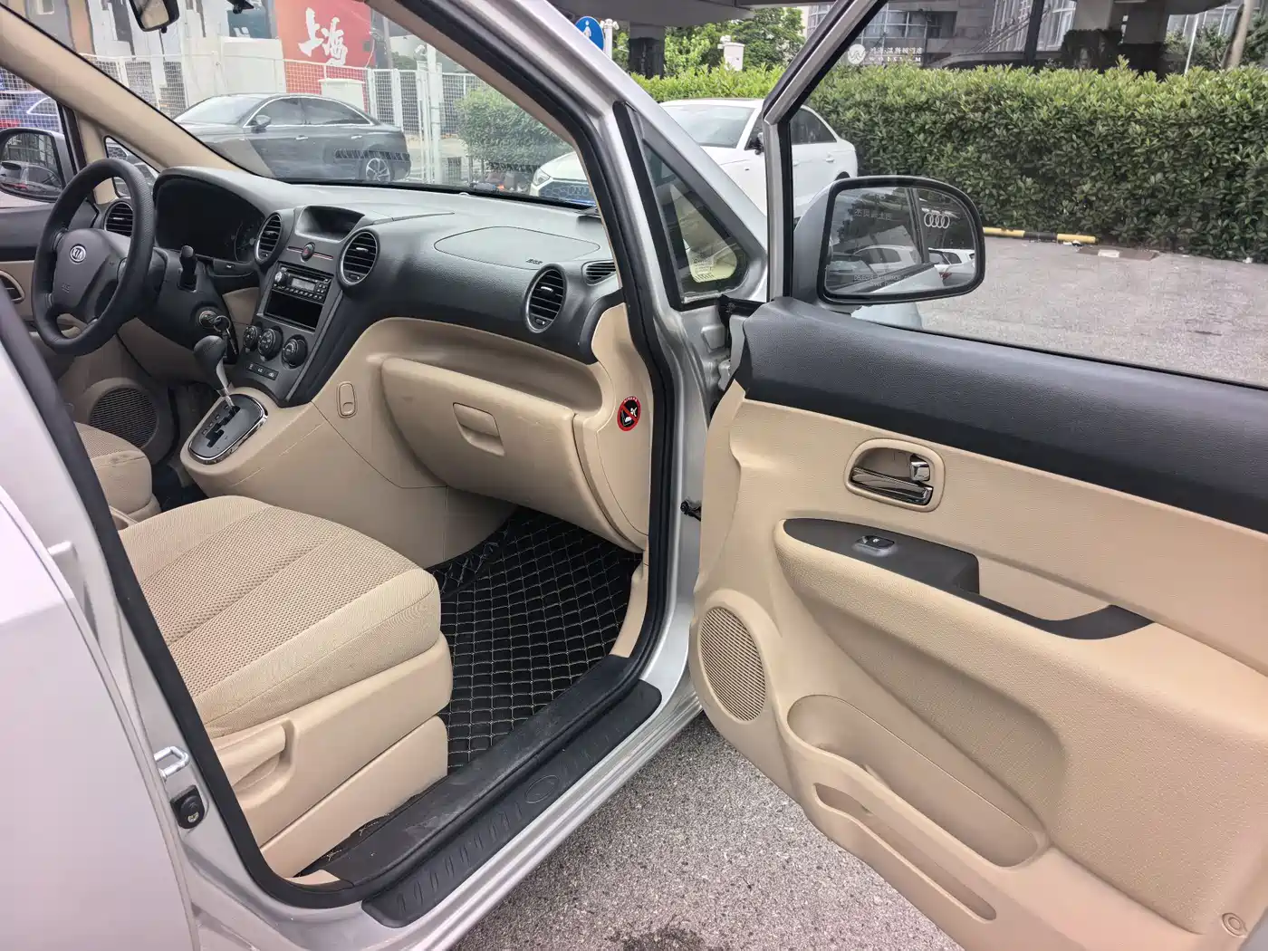 Kia Carens 2011 2.0L 7-Seater Automatic Luxury фото 12