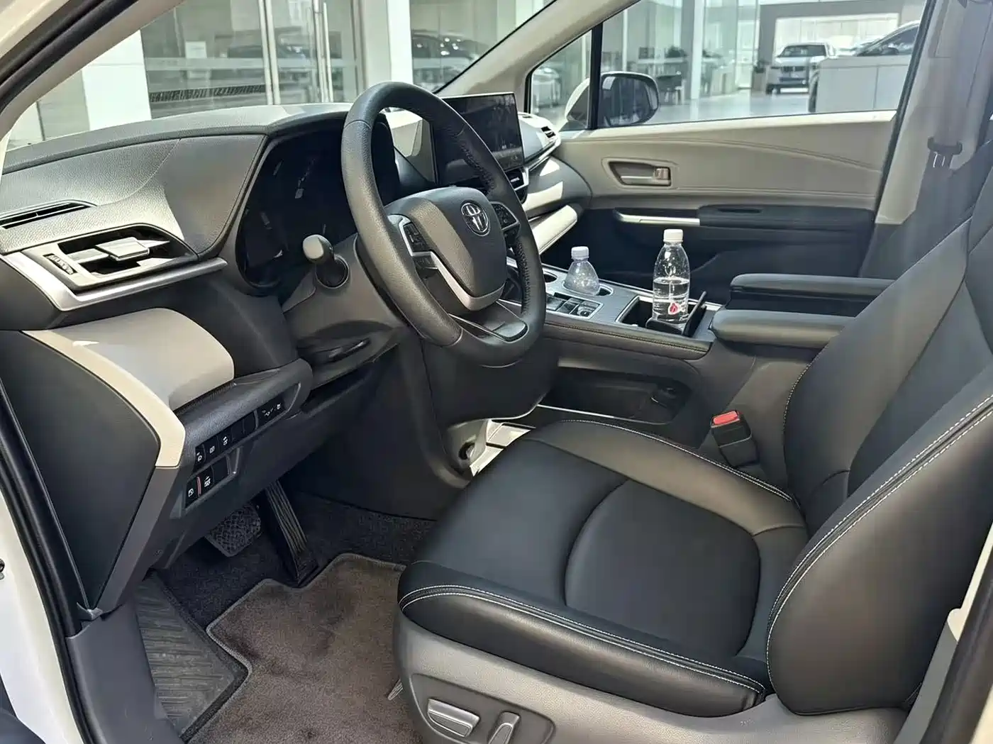 Toyota Sienna 2026 2026 Model 2.5L Hybrid 2WD Comfort Edition