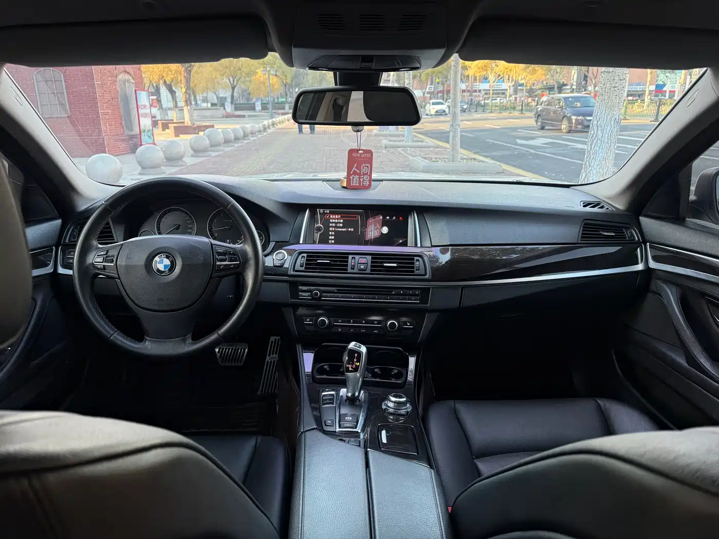 BMW 5 Series 2013 525Li Leadership фото 13