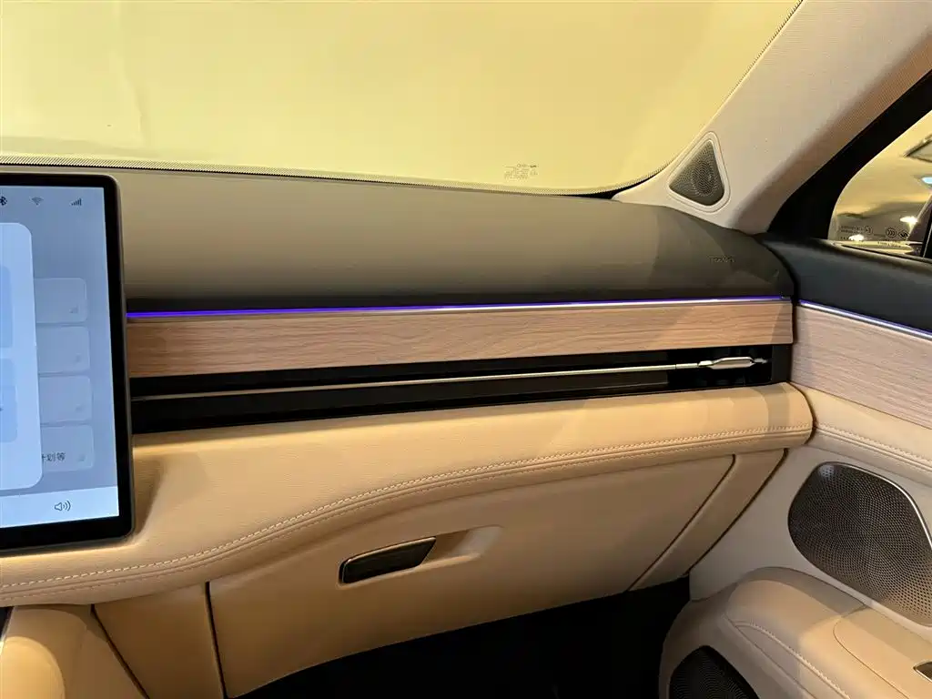 AITO Wenjie AITO M5 2025 Extended Range Ultra AWD фото 23