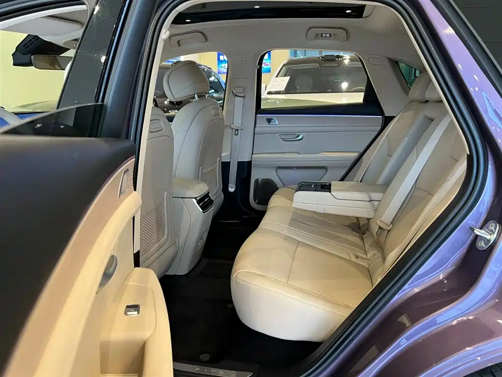 AITO Wenjie AITO M5 2025 Extended Range Ultra AWD фото 29