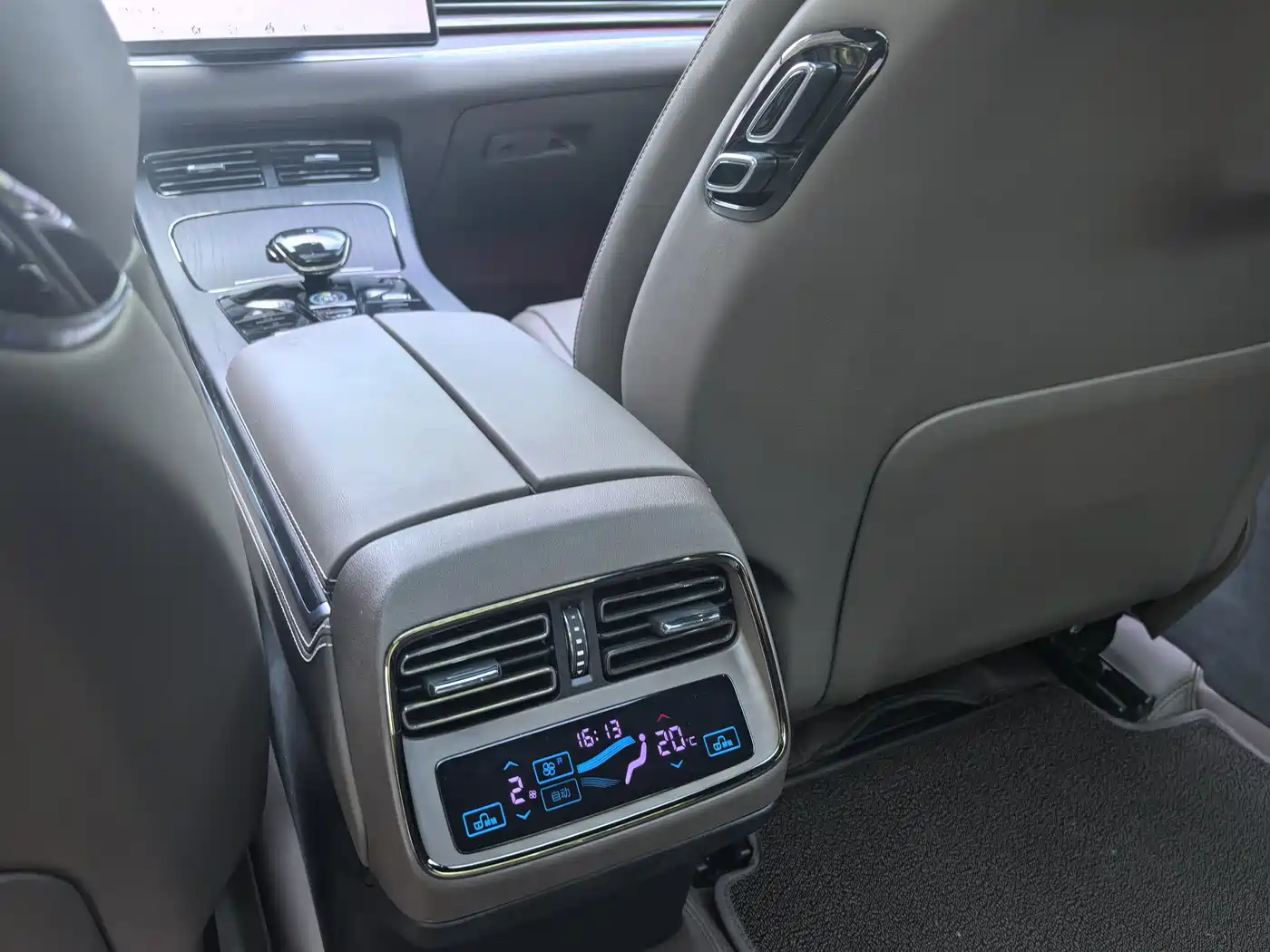 BYD Han 2022 DM-i 121KM Premium Edition фото 13