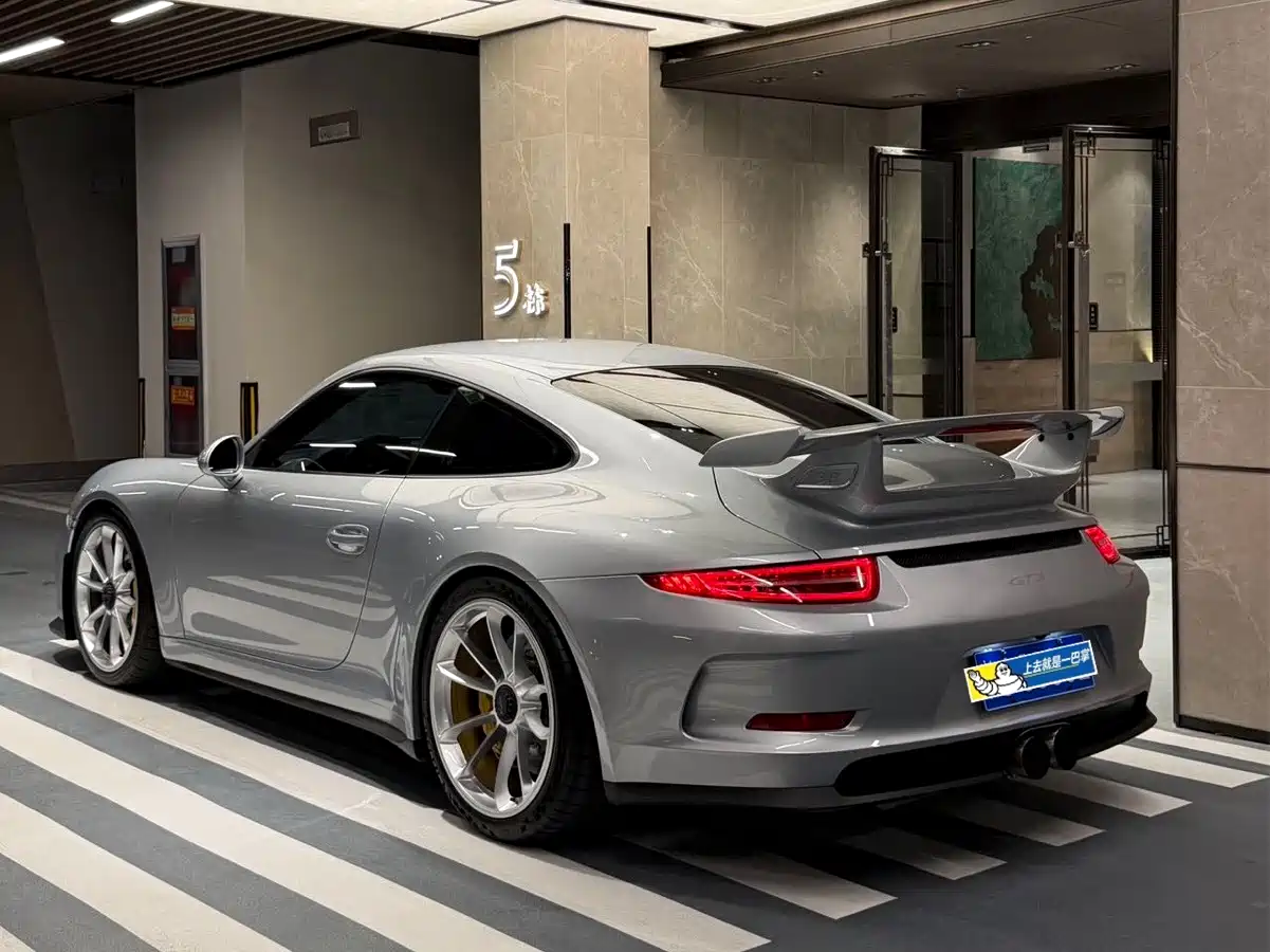 Photo 3 - Porsche 911