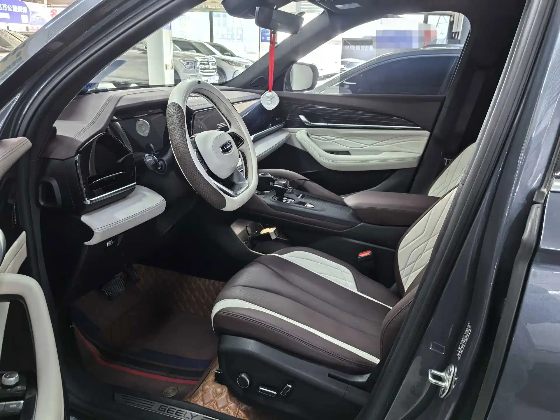 Фото 7 - Geely Monjaro