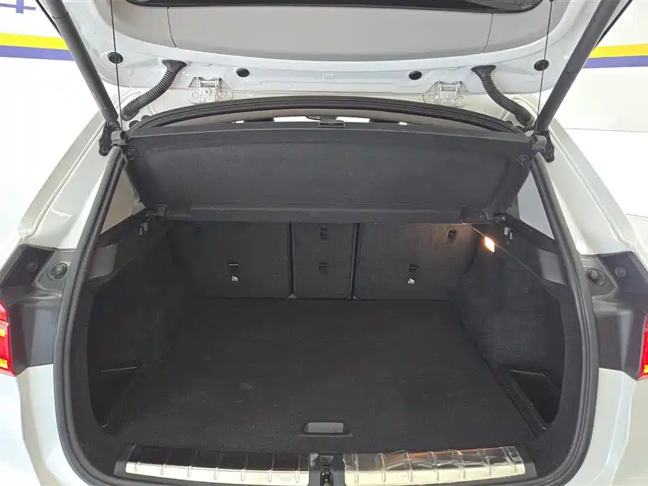 BMW X1 2019 sDrive20Li Leading Model фото 4