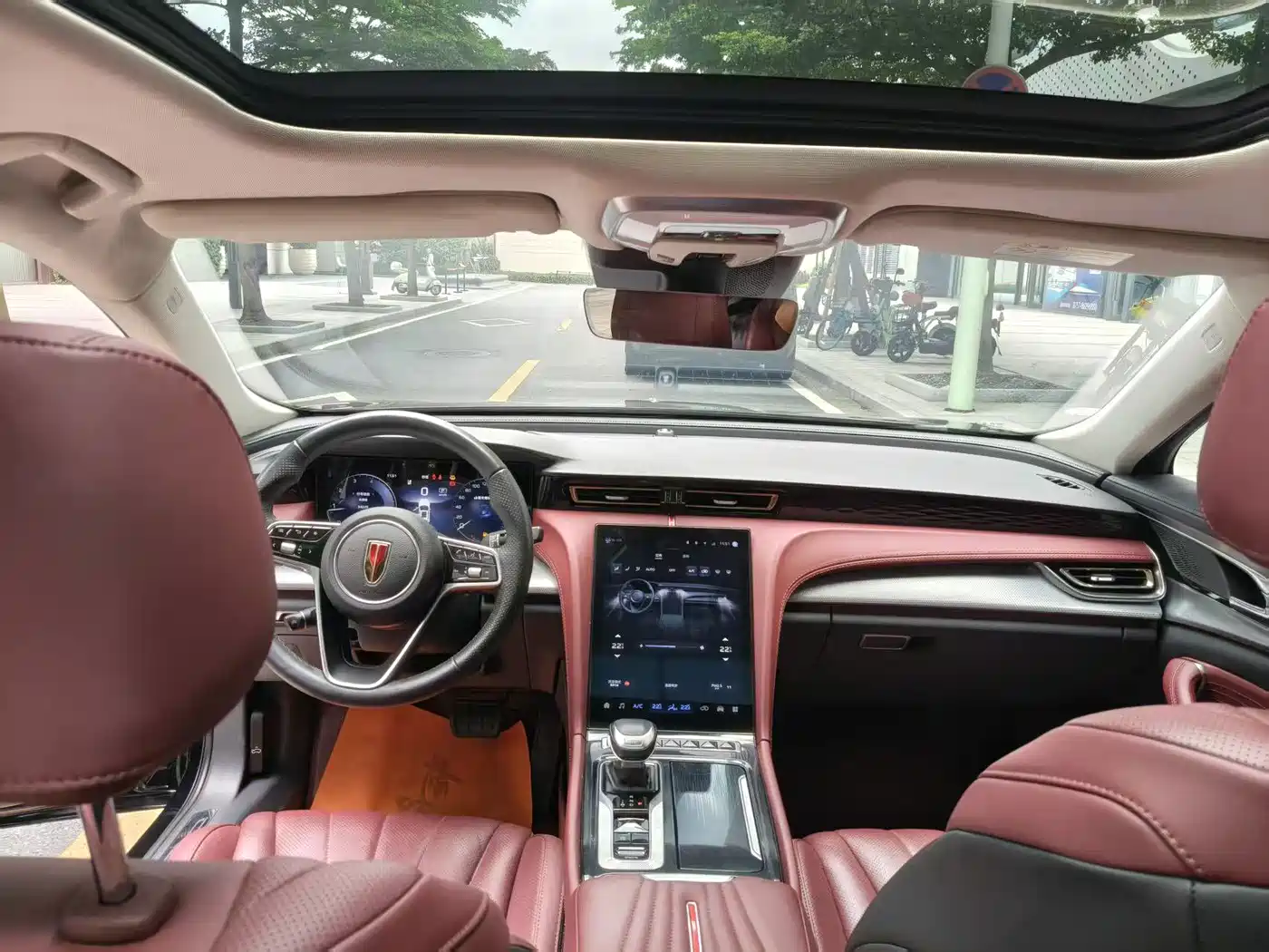 Фото 6 - Hongqi H5