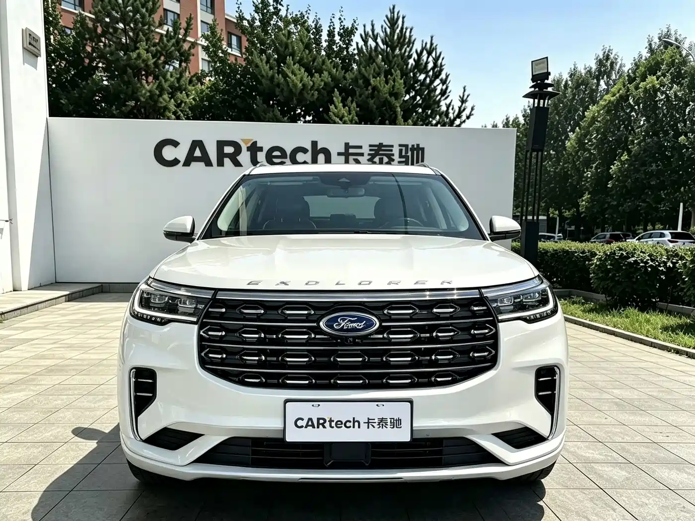 Ford Explorer 2024 2023 EcoBoost 285 AWD Titanium Edition 6-Seater