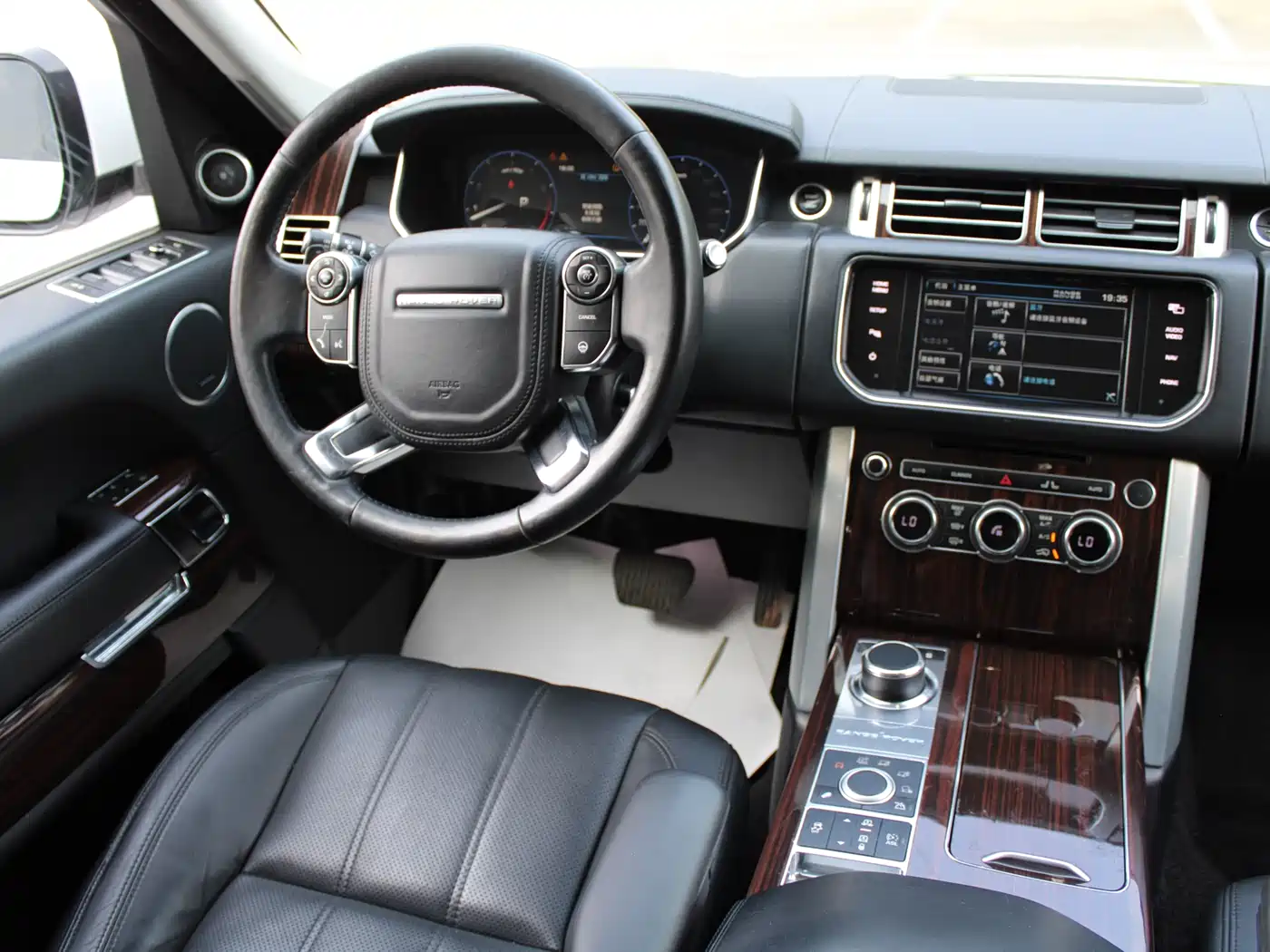 Land Rover Range Rover 2013 NA 5.0 V8 Vogue SE фото 13