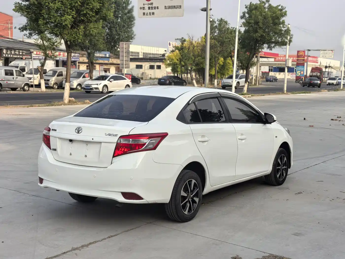 Toyota Vios 2014 1.3L Manual Stylish Edition фото 6