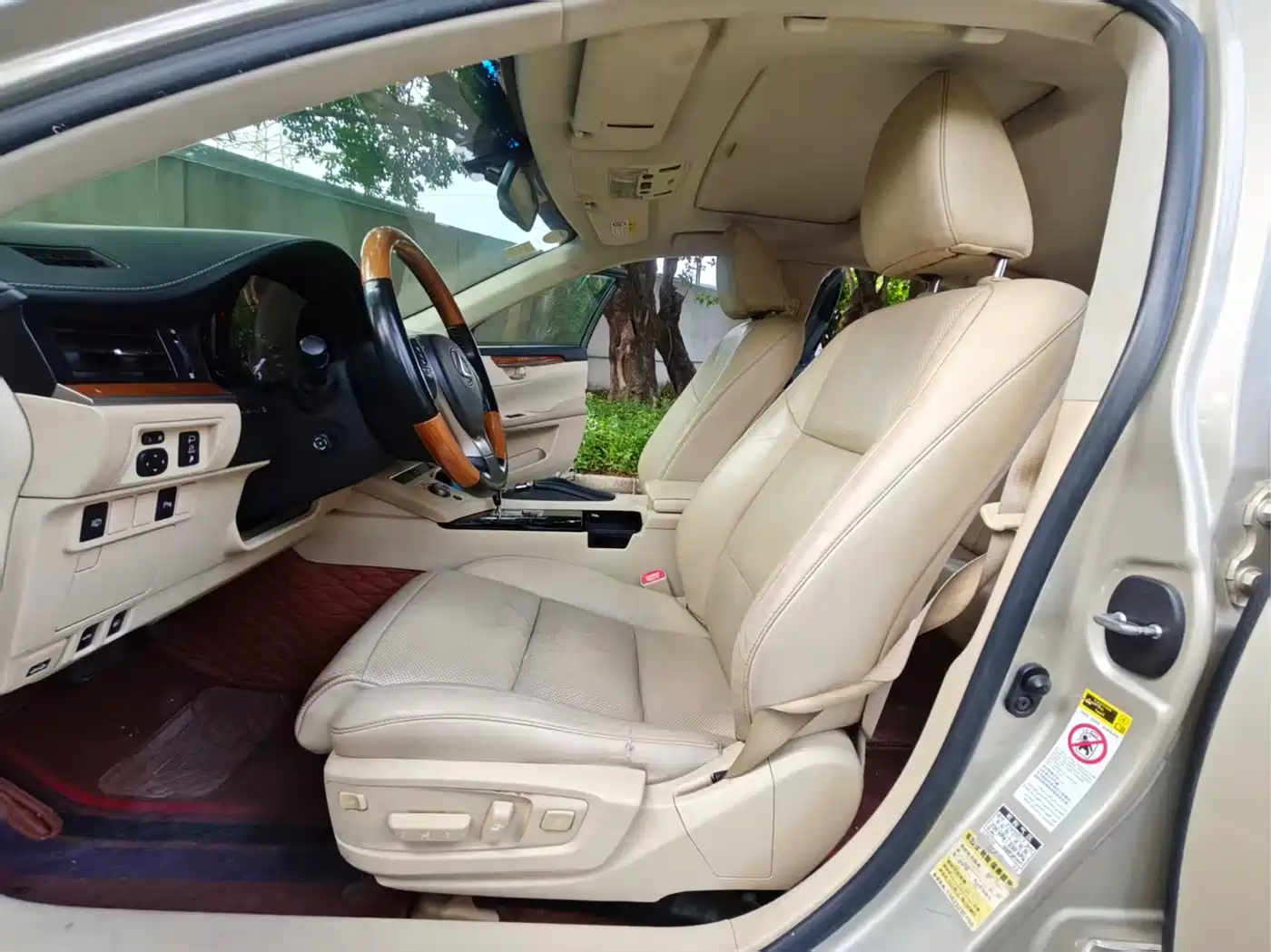 Фото 4 - Lexus ES