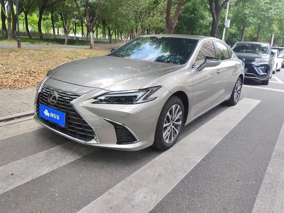 Lexus ES 2025 2025 200 Ultimate Edition