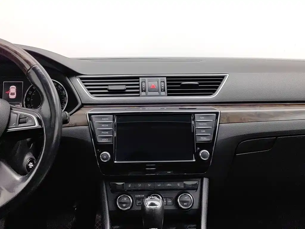 Photo 12 - Škoda Superb