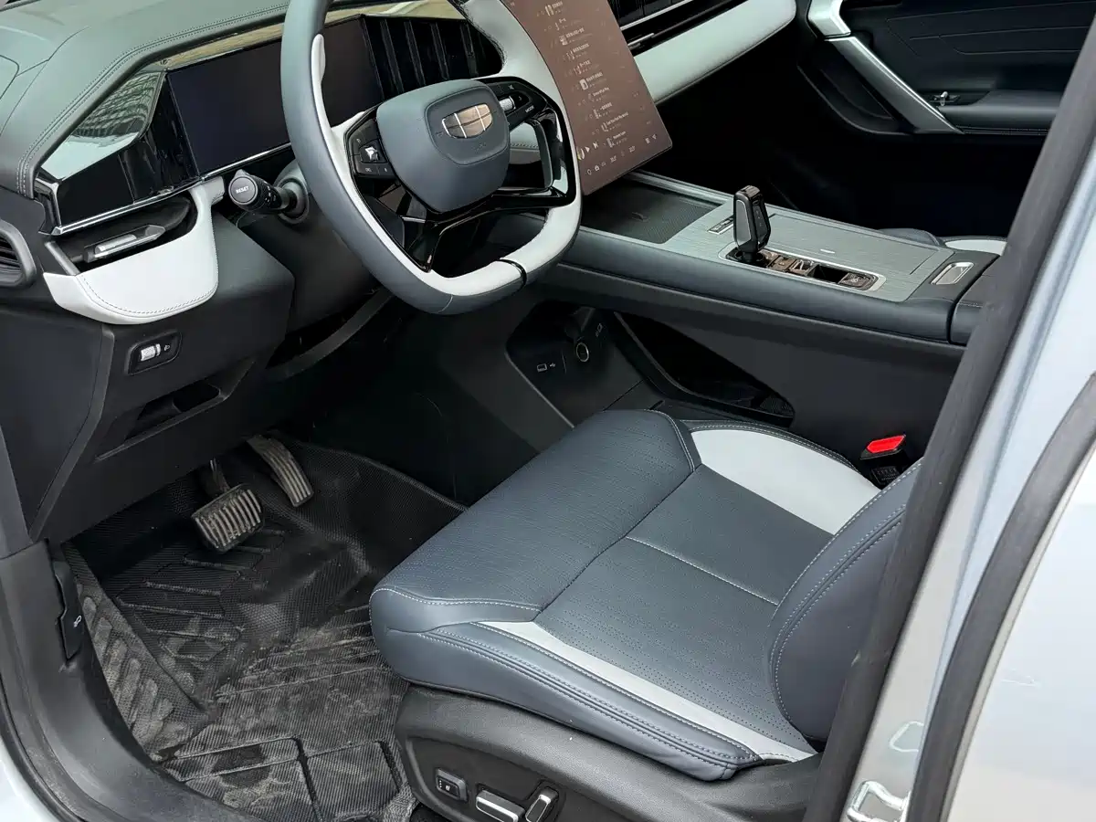 Фото 5 - Geely Boyue L