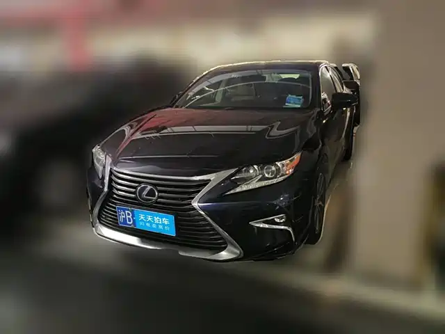 Lexus ES 2015 300h Comfort Edition — фото 1