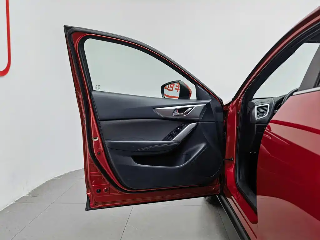 Фото 8 - Mazda CX-4