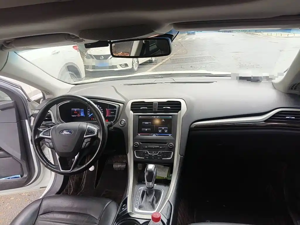 صورة 12 - Ford Mondeo