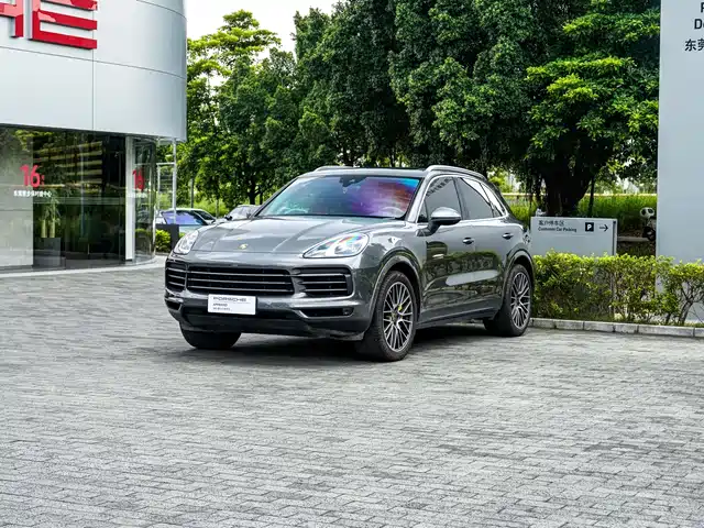 Porsche Cayenne 2021
