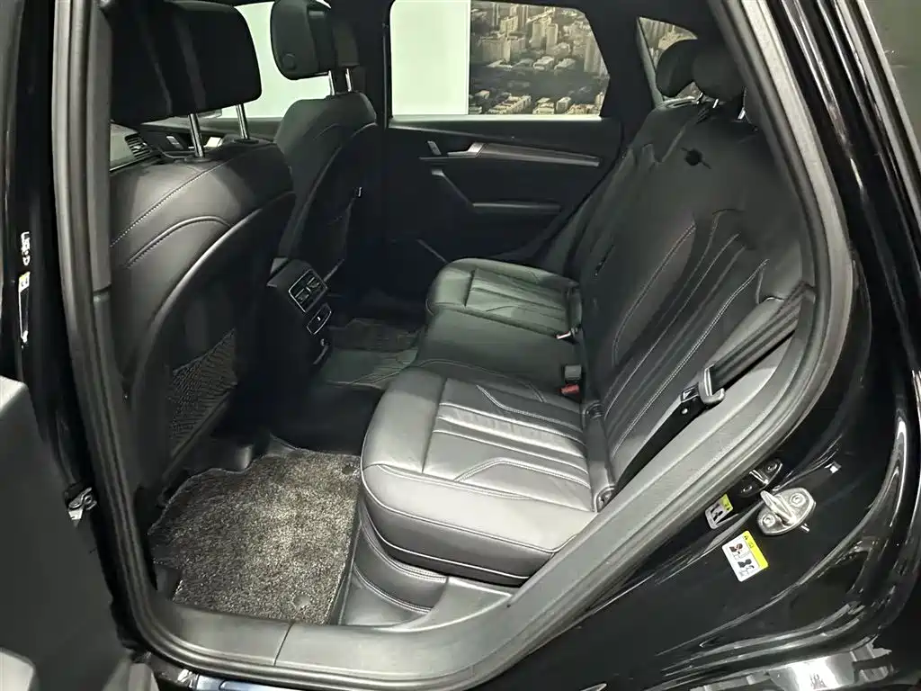Audi Q5L 2024 Model 40 TFSI Luxury Dynamic фото 11