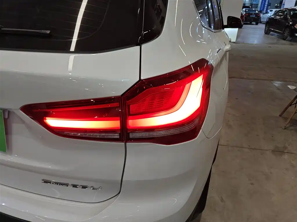 BMW X1 2022 sDrive25Li Leading фото 24