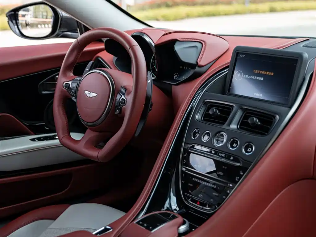 Aston Martin DBS 2019 DBS Superleggera V12 Coupe фото 10