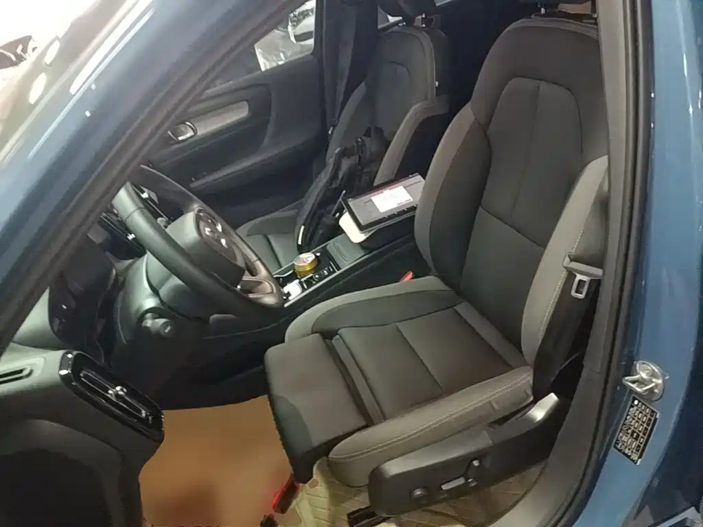 صورة 15 - Volvo XC40