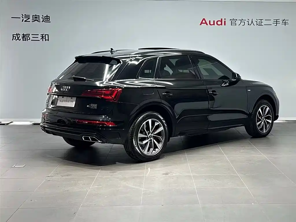 Audi Q5L 2024 Model 40 TFSI Luxury Dynamic фото 4