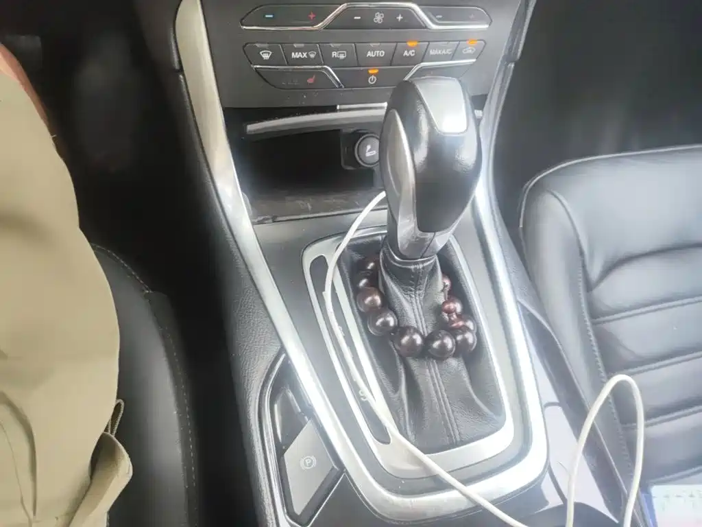 Фото 7 - Ford Edge