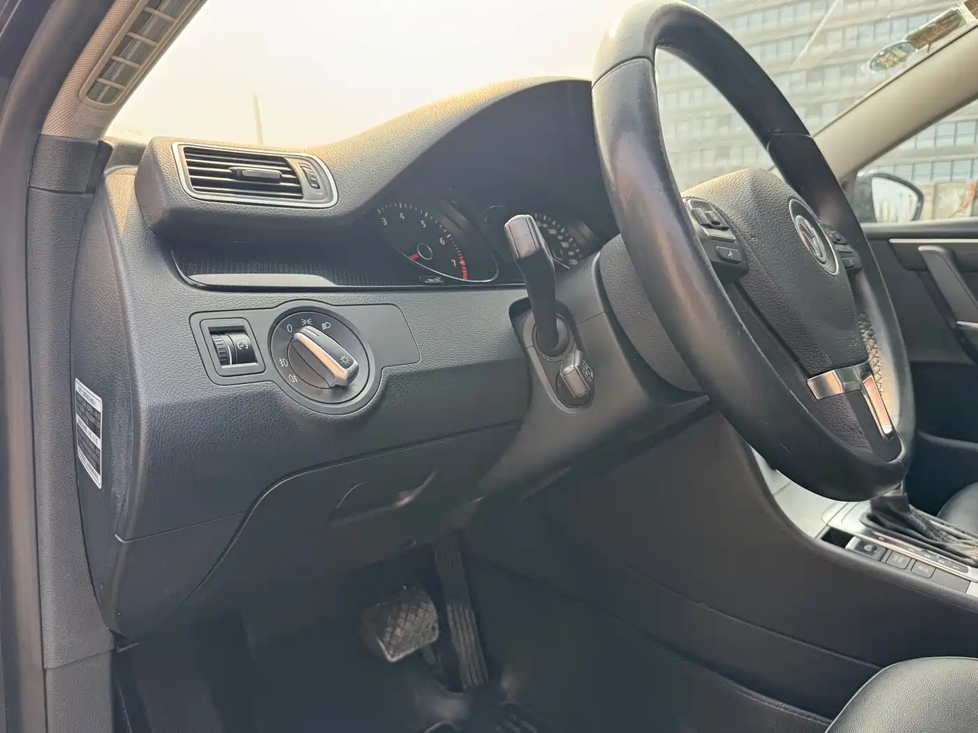 Volkswagen Magotan 2013 2.0TSI Luxury фото 16