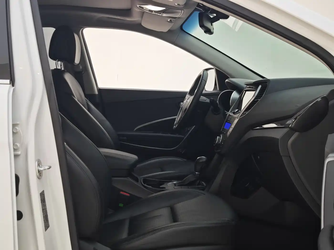 Hyundai Santa Fe 2013 Model 2.4L Automatic 2WD Smart фото 22