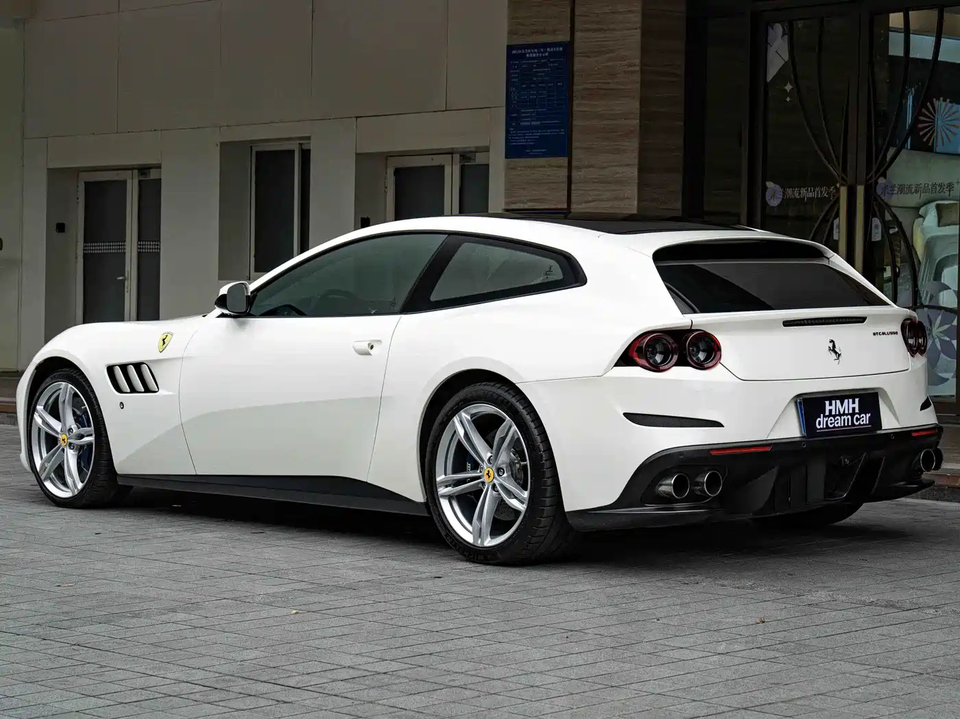 Ferrari GTC4Lusso 2018 2016 6.3L V12