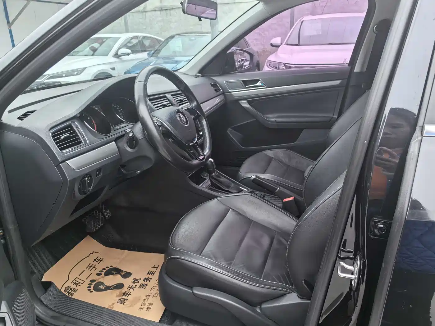 Volkswagen Lavida 2015 1.6L Automatic Comfort Edition фото 6