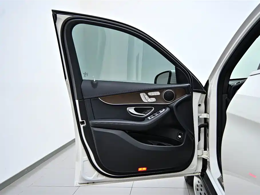 Mercedes-Benz GLC 2022 Facelift GLC 300 L 4MATIC Dynamic Collector's Edition фото 16