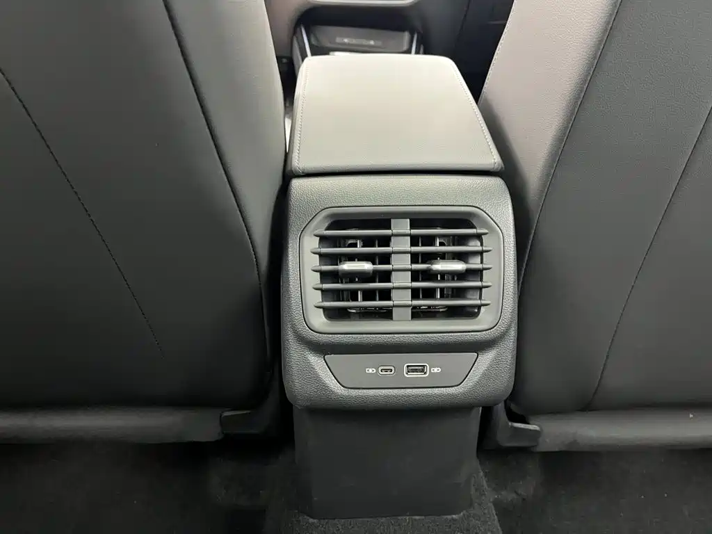 Volkswagen Lamando 2025 2025 Lamando L 2.0T Base