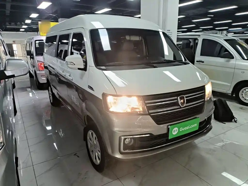 Jinbei New Hiace X30L 2025 2024 Fortune Edition Passenger Van 5/6/7-seater with Front AC