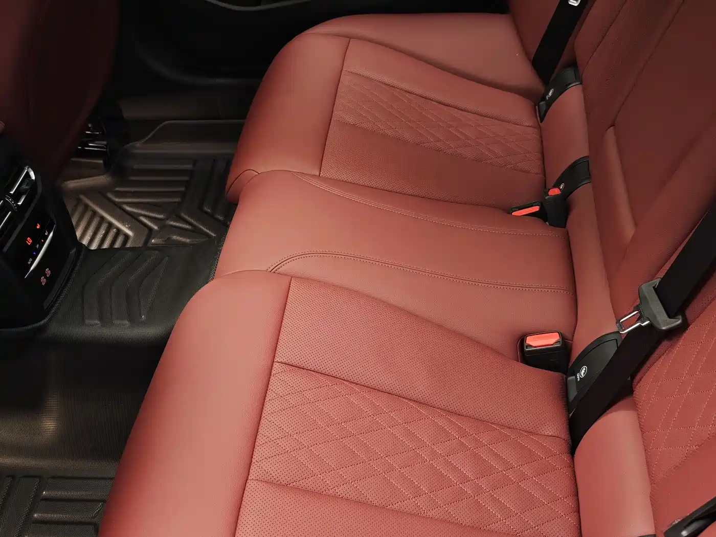 BMW 3 Series 2023 325Li M Sport Package фото 14